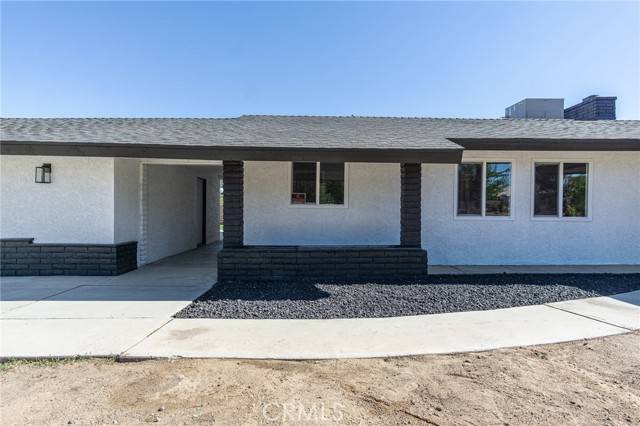 7323 Redwood Avenue, Hesperia, CA 92345