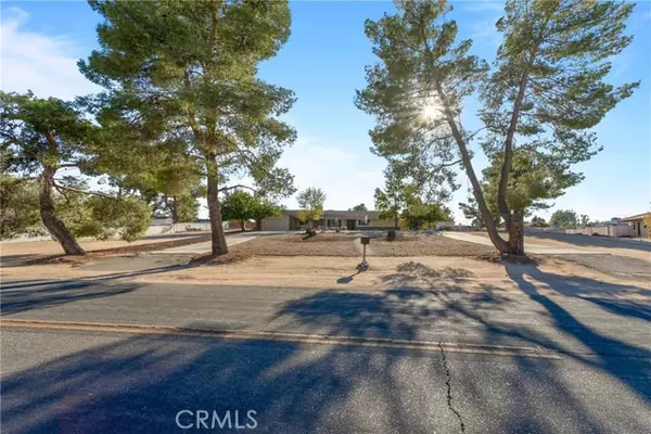 19425 Yanan Road, Apple Valley, CA 92307