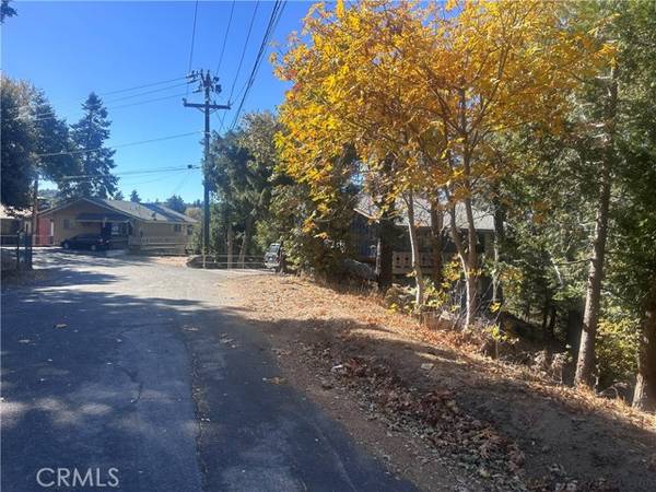 2 Chillon, Crestline, CA 92325