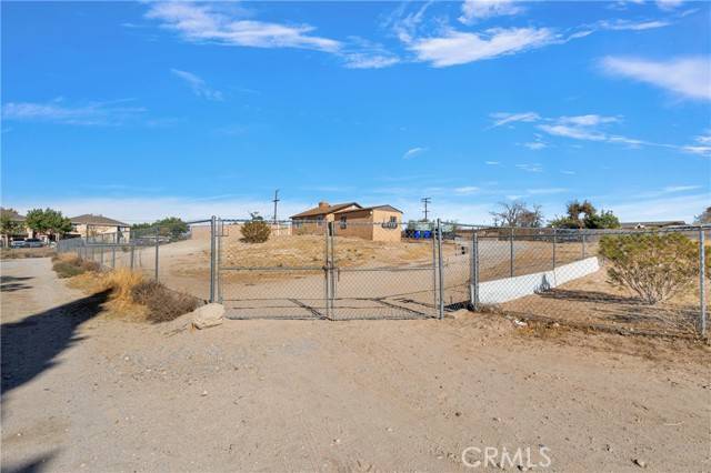 16748 Sunset Drive, Victorville, CA 92395