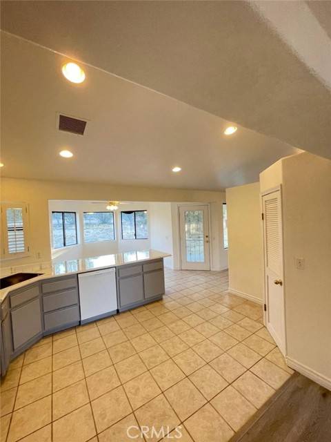 Yucca Valley, CA 92284,56755 Golden Bee Drive