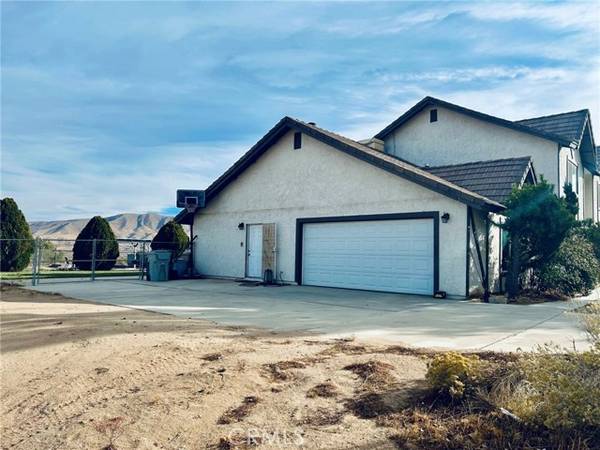 9925 Choiceana Avenue, Hesperia, CA 92345