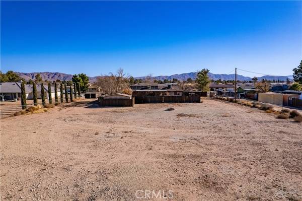 15482 Apache Road, Apple Valley, CA 92307