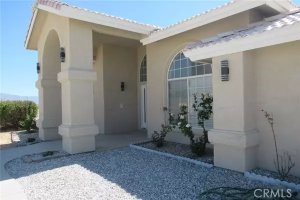 11604 Itoya Vista Street, Apple Valley, CA 92308