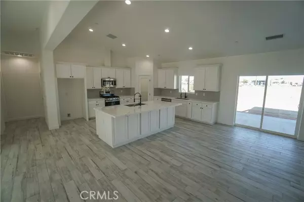 Apple Valley, CA 92308,21282 Laguna Road