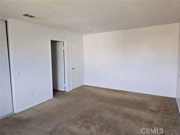 Adelanto, CA 92301,10562 Wakefield Street