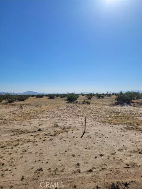 Adelanto, CA 92301,800 Vinton