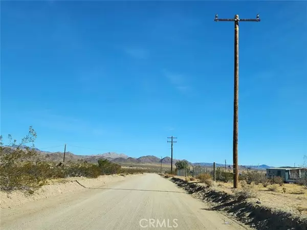 Lucerne Valley, CA 92356,506 Spinel