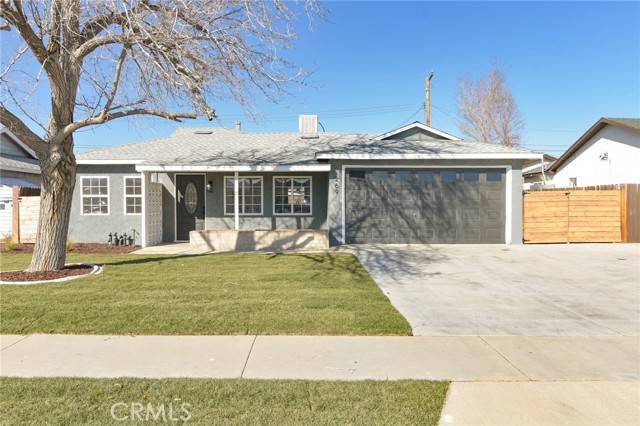 269 E E Avenue P4, Palmdale, CA 93550