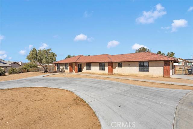 19050 Siskiyou Road, Apple Valley, CA 92307