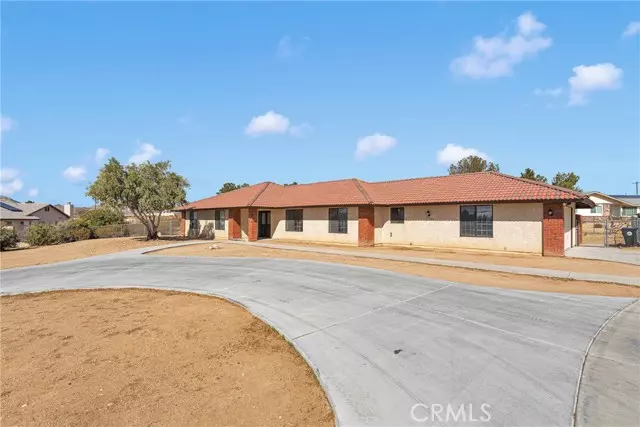 19050 Siskiyou Road, Apple Valley, CA 92307