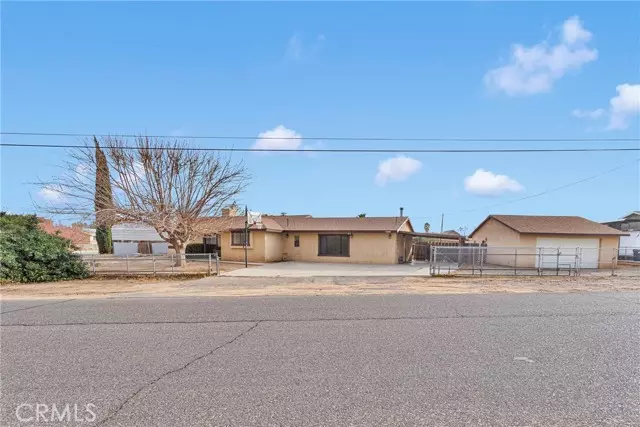 7684 Oakwood Avenue, Hesperia, CA 92345