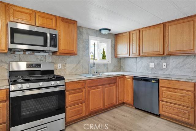 Victorville, CA 92392,15252 Seneca #270