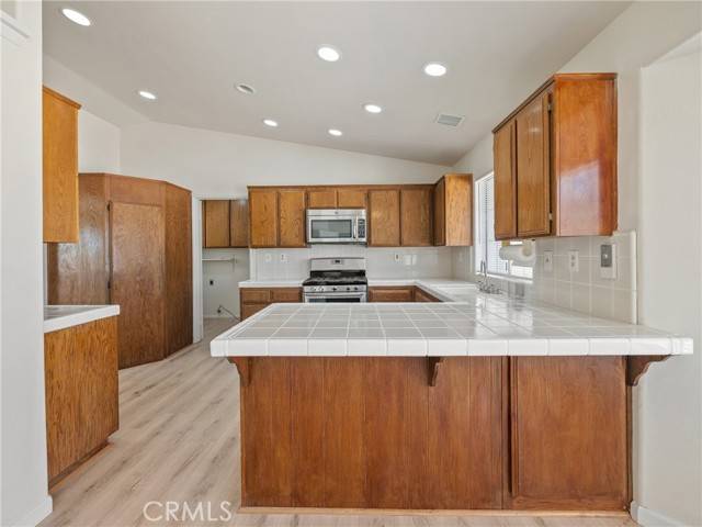 Apple Valley, CA 92307,15464 Erie Road