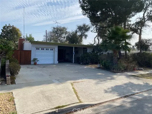 Fullerton, CA 92832,505 W Maplewood Avenue