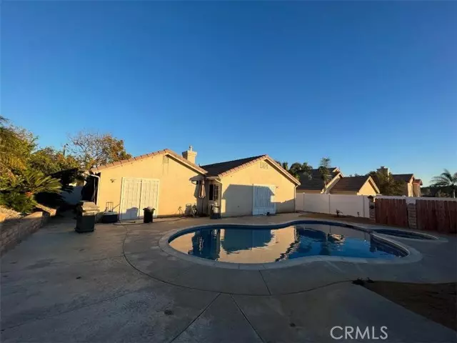 5242 Lantern Crest Drive, San Bernardino, CA 92407