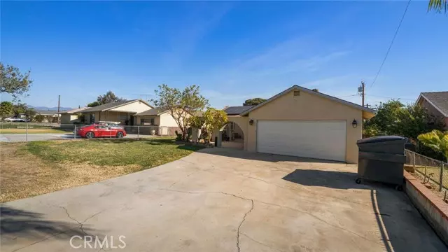 Fontana, CA 92335,9529 Frankfort Avenue