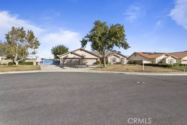 12704 Via Posada Way, Victorville, CA 92392