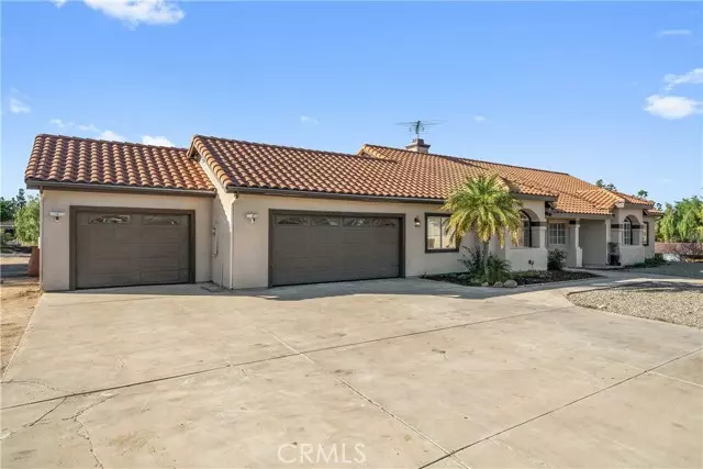 23135 Western Crest Drive, Lake Mathews, CA 92570