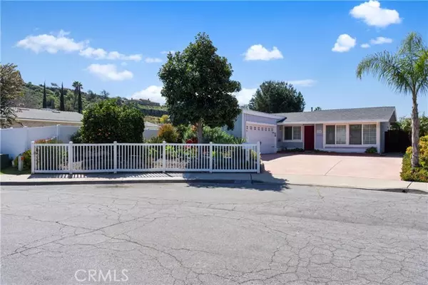 215 Hypoint Place, Escondido, CA 92027