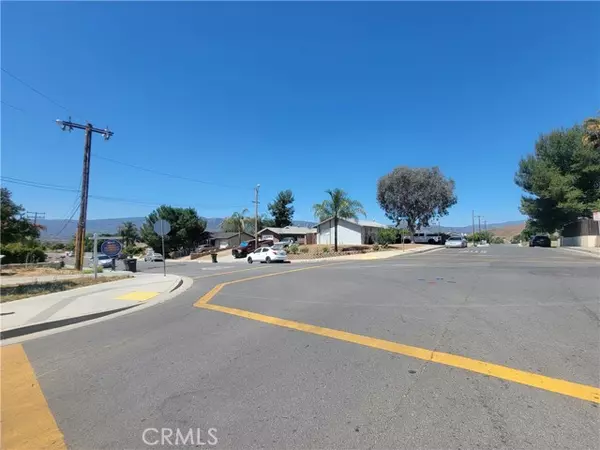 Lake Elsinore, CA 92530,0 Mills St