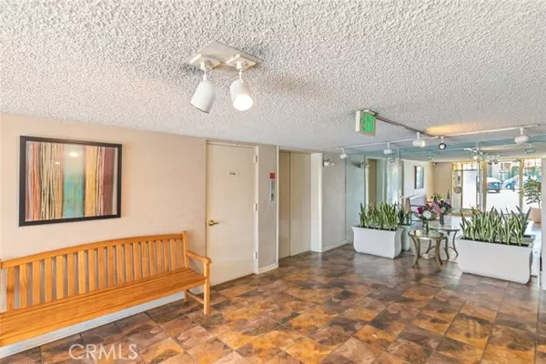 Long Beach, CA 90807,3695 Linden Avenue #1C