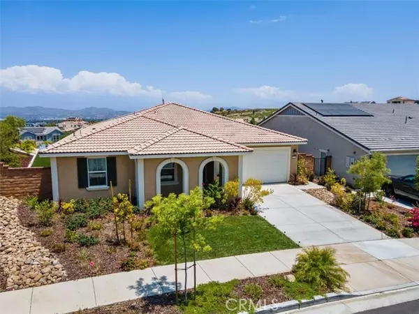 2521 Santa Fiora Drive, Corona, CA 92882