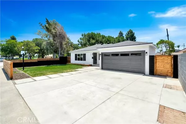 Tustin, CA 92780,1372 Bryan Avenue