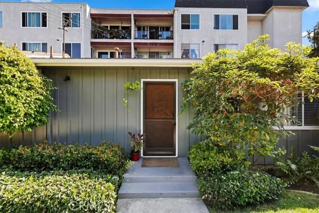 374 Carroll Park #3, Long Beach, CA 90814