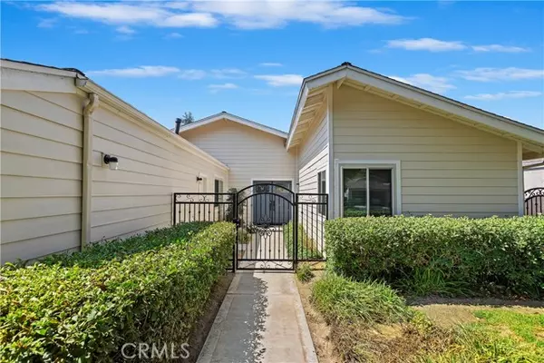 554 Via Zapata, Riverside, CA 92507