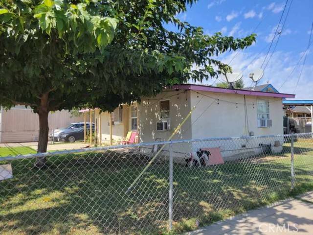 1006 W Houston Avenue, Visalia, CA 93291