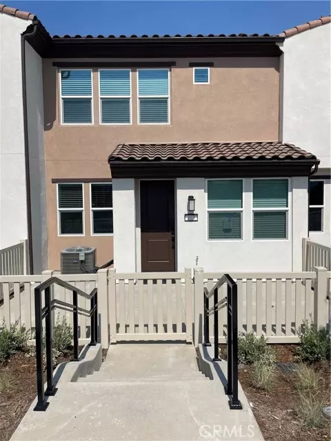 Corona, CA 92883,3962 Lavine Way #103