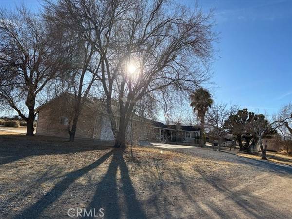 9488 Trinidad Road, Phelan, CA 92371