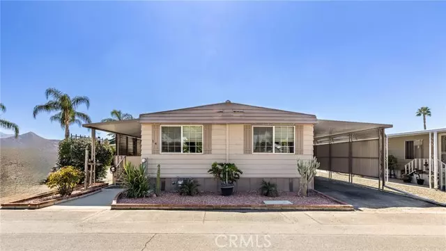 Hemet, CA 92543,725 W Thornton #14