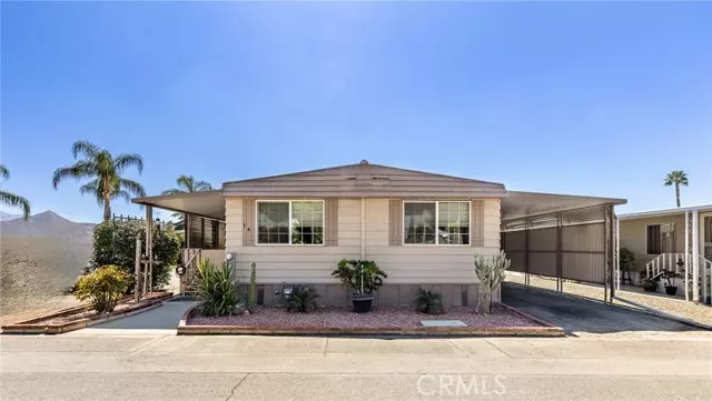 Hemet, CA 92543,725 W Thornton #14