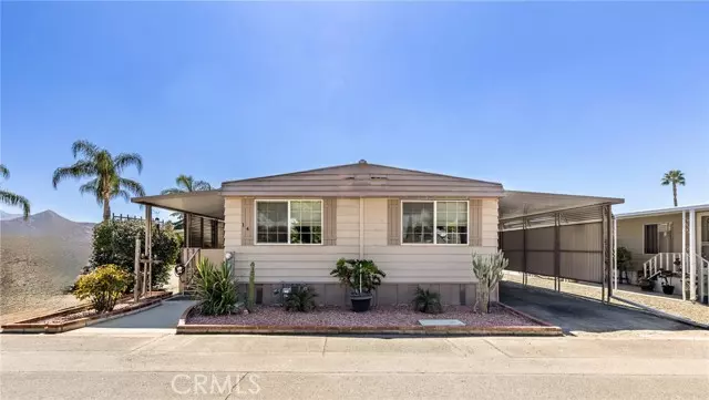 Hemet, CA 92543,725 W Thornton #14