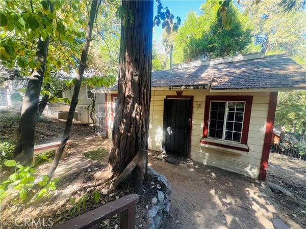 23904 Bowl Road, Crestline, CA 92325