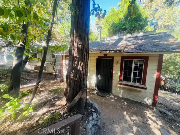 23904 Bowl Road, Crestline, CA 92325