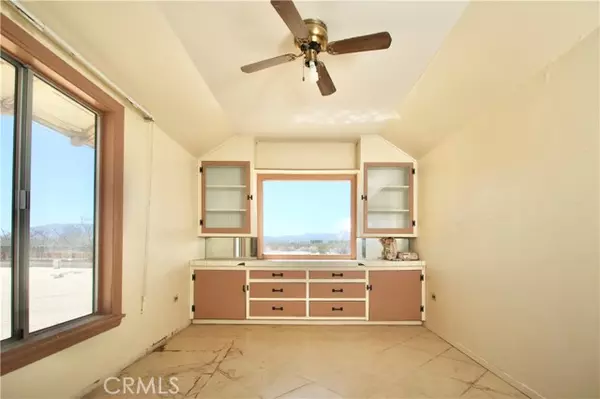 29 Palms, CA 92277,5285 Utah Trail