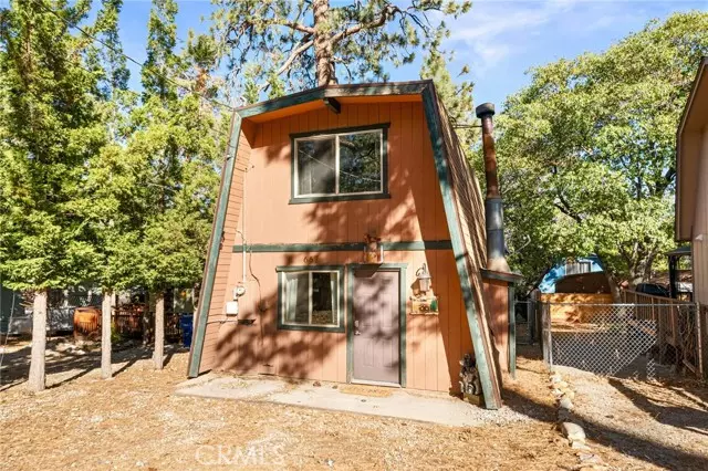 Sugarloaf, CA 92386,667 Leonard Lane