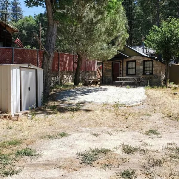 Crestline, CA 92325,22943 Cedar Way