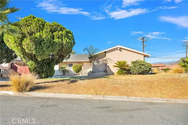 6631 Avenue De Palma, Jurupa Valley, CA 92509