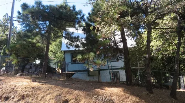 22266 Crest Lane, Cedarpines Park, CA 92322