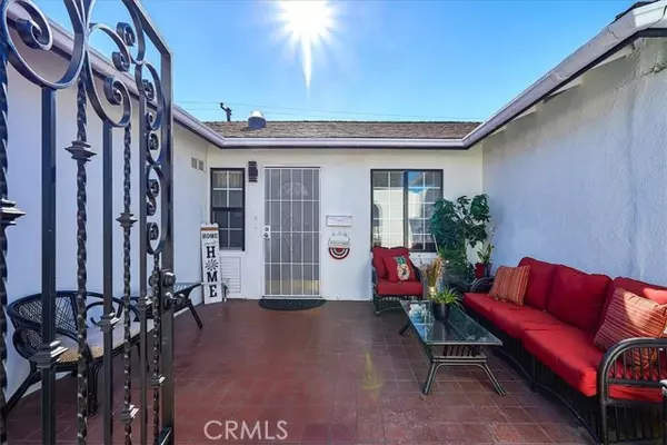 Huntington Beach, CA 92647,6372 Larchwood Drive