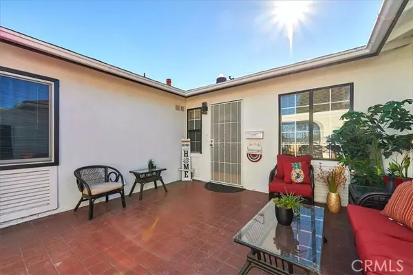 Huntington Beach, CA 92647,6372 Larchwood Drive