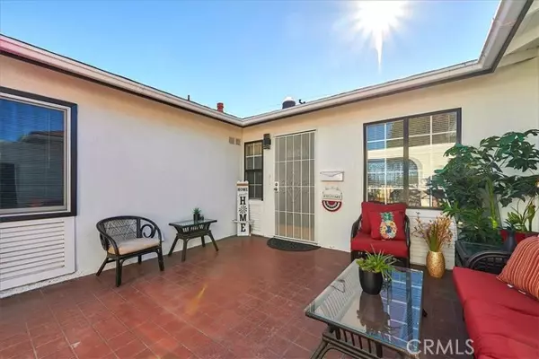 Huntington Beach, CA 92647,6372 Larchwood Drive