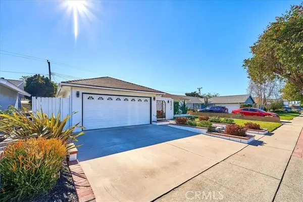 Huntington Beach, CA 92647,6372 Larchwood Drive