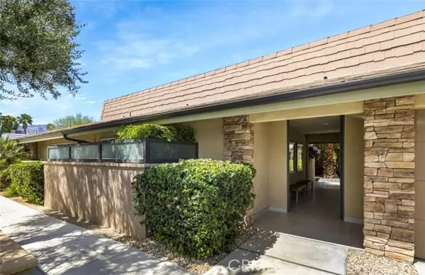 555 S Thornhill Road #8, Palm Springs, CA 92264