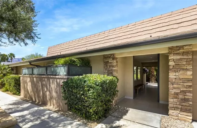 555 S Thornhill Road #8, Palm Springs, CA 92264