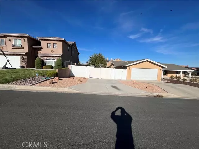 12820 Amberwood Lane, Victorville, CA 92395